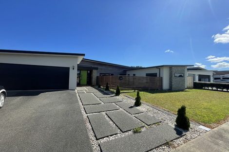 Photo of property in 5 Wentworth Lane, Waiwhakaiho, New Plymouth, 4312