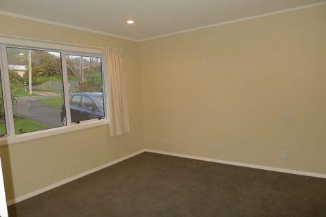 Photo of property in 64 Seddon Street, Waikanae, 5036