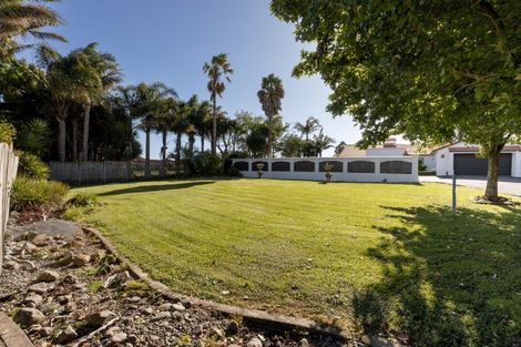 Photo of property in 11 St Clair Place, Browns Bay, Auckland, 0630