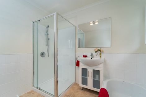 Photo of property in 14 Papawai Road, Greytown, 5712