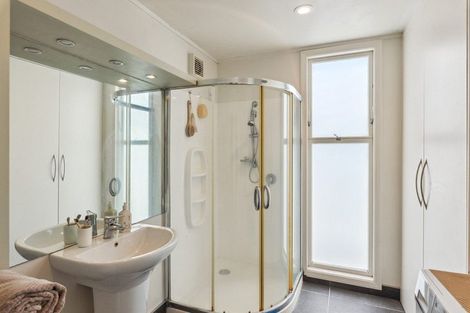 Photo of property in 37 The Esplanade, Raumati South, Paraparaumu, 5032