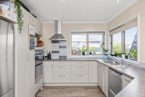 Photo of property in 10 Karoola Place, Havelock North, 4130