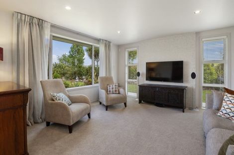 Photo of property in 94 Lisland Drive, Kinloch, Taupo, 3377