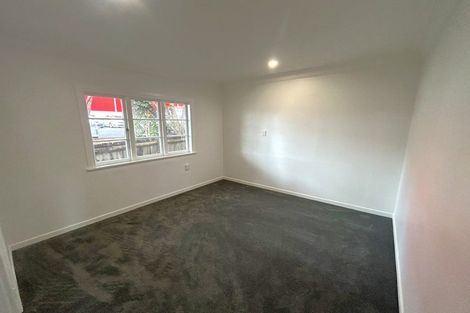 Photo of property in 1/16 Kaponga Crescent, New Lynn, Auckland, 0600