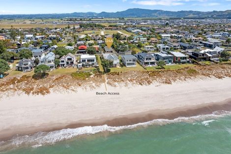 Photo of property in 124a Karewa Parade, Papamoa Beach, Papamoa, 3118