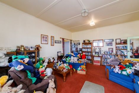Photo of property in 18 Kowhai Street, Feilding, 4702