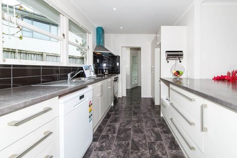 Photo of property in 13 James Street, Glenfield, Auckland, 0629