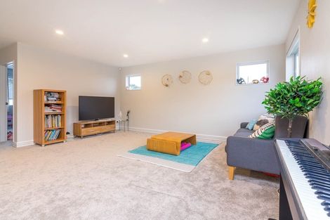 Photo of property in 18 Golden Morning Drive, Albany Heights, Auckland, 0632