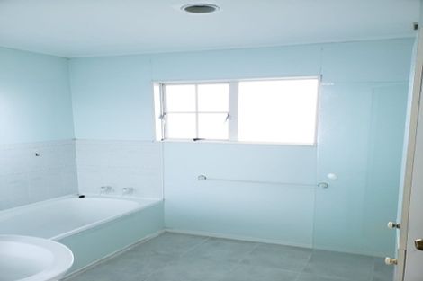 Photo of property in 1/1 Emma Court, Northpark, Auckland, 2013