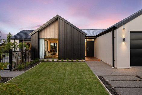 Photo of property in 8 Kirkland Crescent, Harewood, Christchurch, 8051