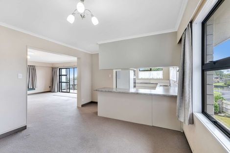 Photo of property in 5 Saint Ives Grove, Whalers Gate, New Plymouth, 4310