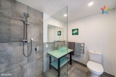 Photo of property in 46 Maungaraki Road, Korokoro, Lower Hutt, 5012