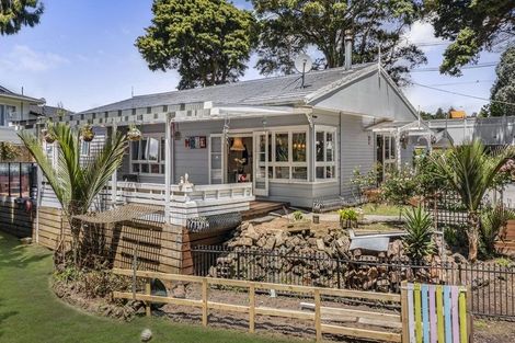 Photo of property in 70 Grande Vue Road, Hillpark, Auckland, 2102