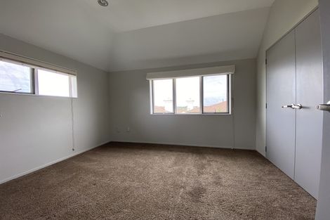 Photo of property in The Rise, 30 Hatfield Place, Albany Heights, Auckland, 0632