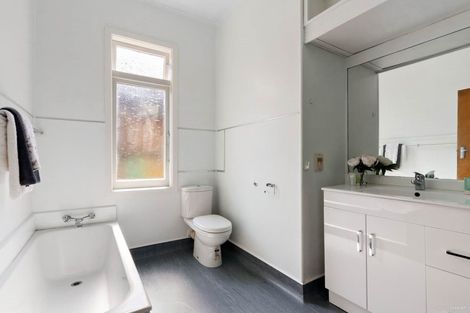 Photo of property in 72 Shoreham Street, Avondale, Auckland, 0600