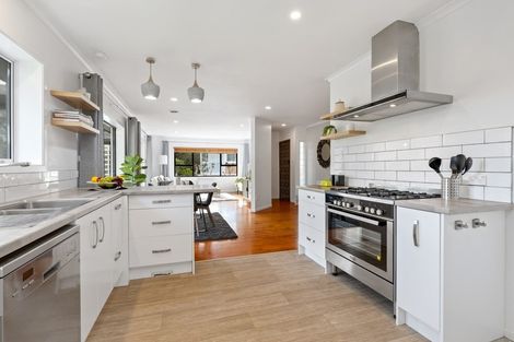 Photo of property in 68 Paragon Avenue, Beach Haven, Auckland, 0626