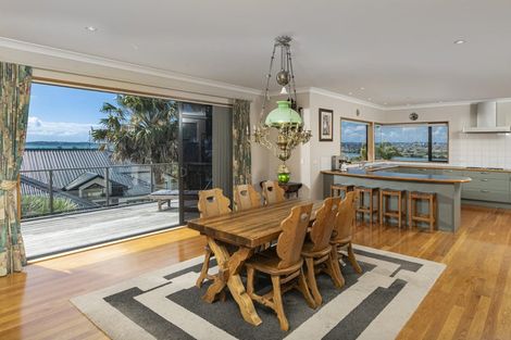 Photo of property in 10 Ashburn Close, Orewa, 0931