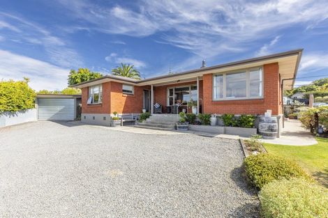 Photo of property in 18 Domain Road, Waipawa, 4210