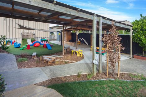 Photo of property in 13 Central Park Drive, Te Atatu South, Auckland, 0610