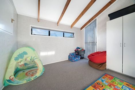 Photo of property in 2/46a Captain Scott Road, Glen Eden, Auckland, 0602