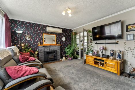 Photo of property in 16 Tomkins Street, Green Island, Dunedin, 9018