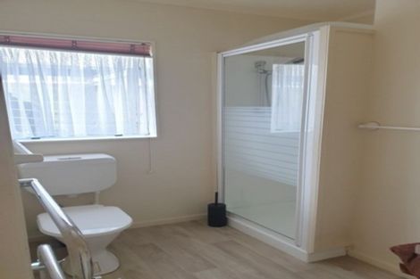 Photo of property in 82 Frank Nobilo Drive, Golflands, Auckland, 2013