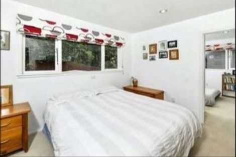 Photo of property in 3b Dallinghoe Crescent, Milford, Auckland, 0620