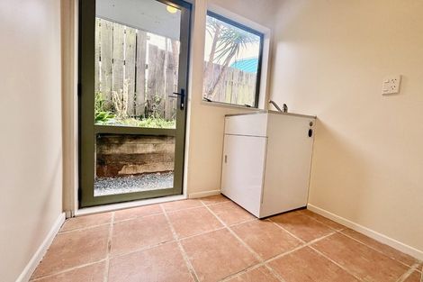 Photo of property in 2/8 Fitzwilliam Drive, Torbay, Auckland, 0630