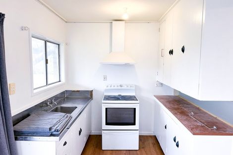 Photo of property in 29 Golf Road, New Lynn, Auckland, 0600