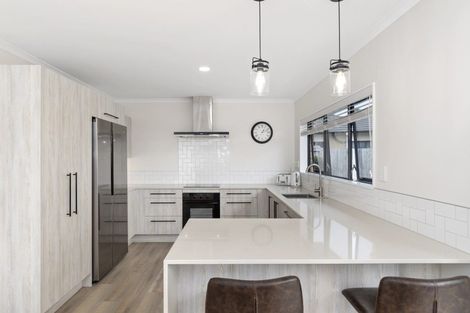 Photo of property in 2 Ranfurly Terrace, Pyes Pa, Tauranga, 3112