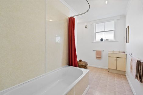 Photo of property in 13 Crawford Road, Kilbirnie, Wellington, 6022