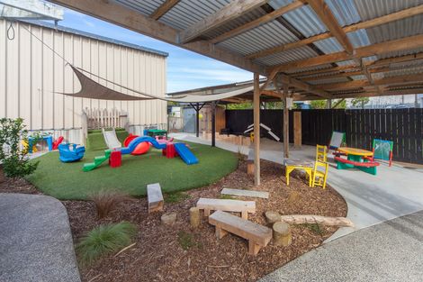 Photo of property in 13 Central Park Drive, Te Atatu South, Auckland, 0610