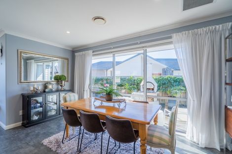 Photo of property in 9 Bridford Way, Paraparaumu, 5032