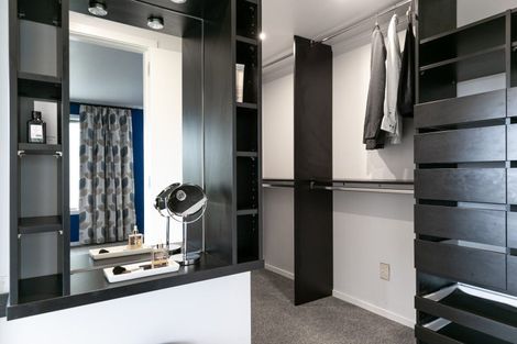 Photo of property in 32 Bellringer Crescent, Newlands, Wellington, 6037