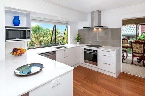 Photo of property in 32 Venus Place, Half Moon Bay, Auckland, 2012