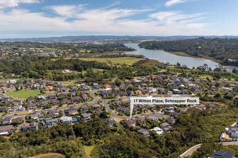 Photo of property in 17 Witton Place, Schnapper Rock, Auckland, 0632