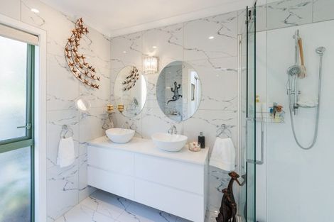 Photo of property in 121 Cashmere Drive, Fitzherbert, Palmerston North, 4410