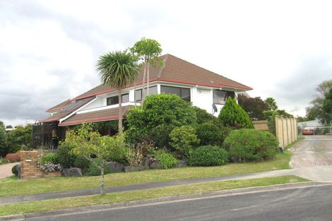 Photo of property in 5 Constable Lane, West Harbour, Auckland, 0618