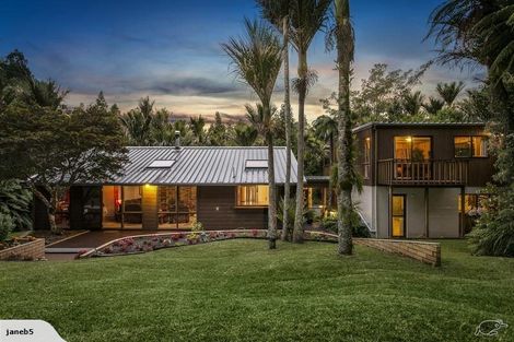 Photo of property in 63 Bush Road, Waiatarua, Auckland, 0604