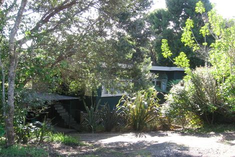 Photo of property in 45 Kauri Point Road, Laingholm, Auckland, 0604