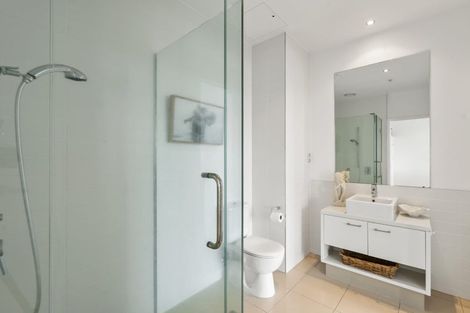 Photo of property in Sentinel Apartments, 905/3 Northcroft Street, Takapuna, Auckland, 0622