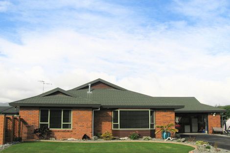 Photo of property in 68 Cedar Drive, Paraparaumu Beach, Paraparaumu, 5032