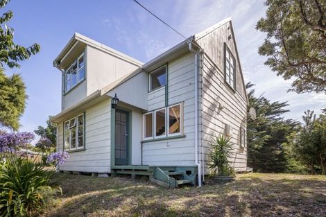 Photo of property in 51 Renown Road, Raumati South, Paraparaumu, 5032