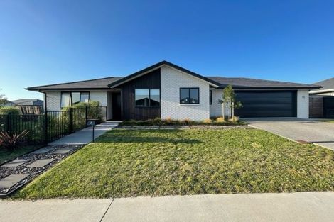 Photo of property in 2 Tiria Drive, Papamoa Beach, Papamoa, 3118