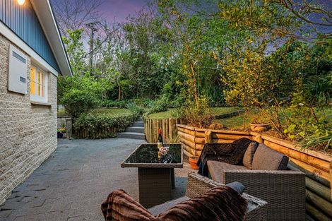 Photo of property in 2/220 East Coast Road, Forrest Hill, Auckland, 0620