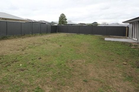 Photo of property in 33 Belgrove Drive, Waipukurau, 4200