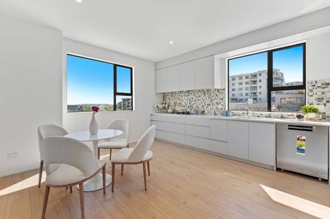 Photo of property in 9 Rosedale Road, Pinehill, Auckland, 0632