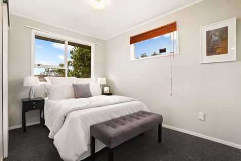 Photo of property in 20 Trias Road, Totara Vale, Auckland, 0629