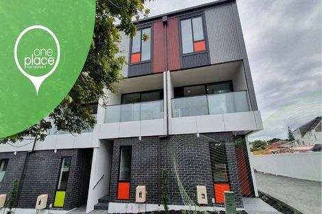 Photo of property in 1/2a Walsall Street, Avondale, Auckland, 1026