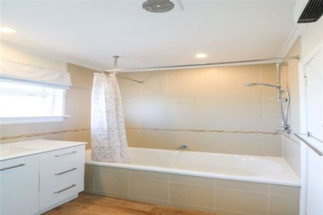 Photo of property in 76 Le Cren Street, Seaview, Timaru, 7910